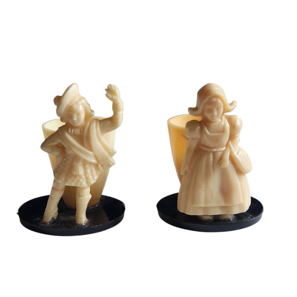 VINTAGE ARGENTINIAN COQUETTE CHESS PIECE DUO✨